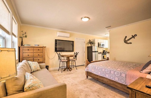 St. Augustine Beach Apartamento | St Augustine Studio with Fire Pit - Walk to Beach!