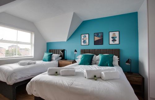 Swindon Apartamento | ST AUSTELL - Spacious Home, High Speed Wi-Fi, Free Parking, Garden