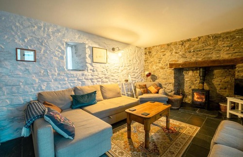 St Davids Apartamento | St Davids Hideaway with Roll-top Bath & Log Burner