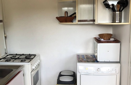 Bagnoles-de-l'Orne Apartamento | Studio 29m2 650m from the thermal baths very bright with elevator, private parking