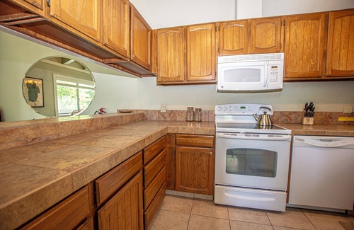 Lake Forest Condominio | St. Francis # 18 by Hauserman Rentals