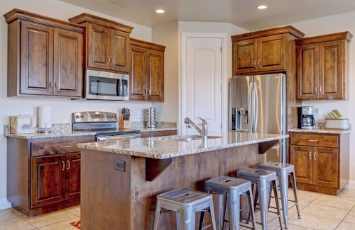 Washington Casa | Escapada preciosa !! Duerme 10 adultos $ 149 por noche Impresionante condominio de 4 camas cerca de Sión