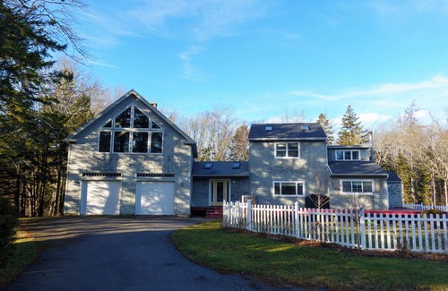 Tenants Harbor Casa | St George Treasure a 3-bedroom house with game room