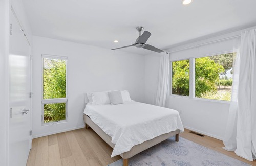 St. Helena Casa | St. Helena vineyard adjacent three/ three bath compeltely updated with pool.