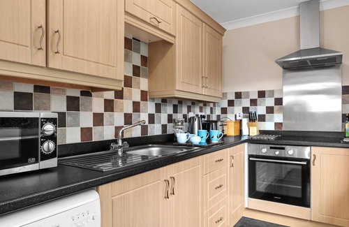 Wiseman's Bridge Apartamento | St Helens Apartment 1 - Short Walk to Beach