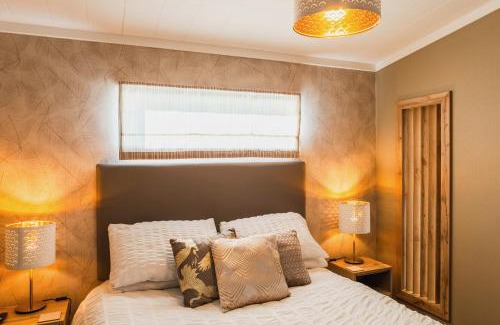 Ryde Casa | St Helens - Lodge - sleeps 4 - Pets Allowed - Pool