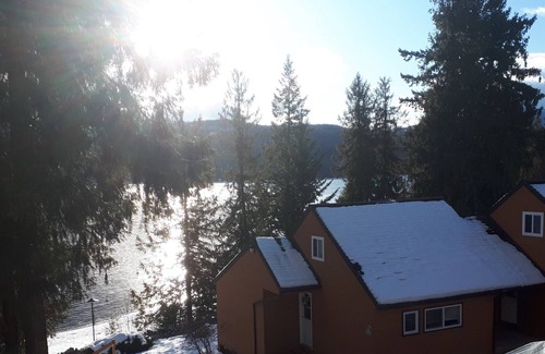 Anglemont Casa | S t. Ives Resort on Shuswap - 1 hab con loft, frente al lago, admite mascotas, muelle, boyas
