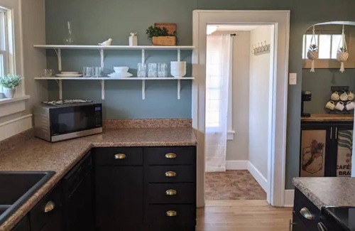 St. Joseph Casa | St. Joe Corner Cottage, 3 bed 1.5 bath in Midtown