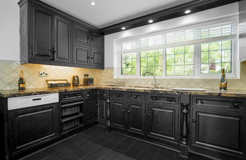 Lichfield Casa | St Johns Mansion - Luxury - Versace design