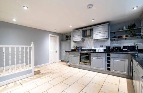 Wakefield Casa | St Johns, Wakefield - Self check in & free parking