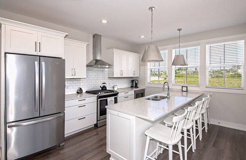 Benton Harbor Casa | St. Joseph Four Bedroom Waterfront Cottage