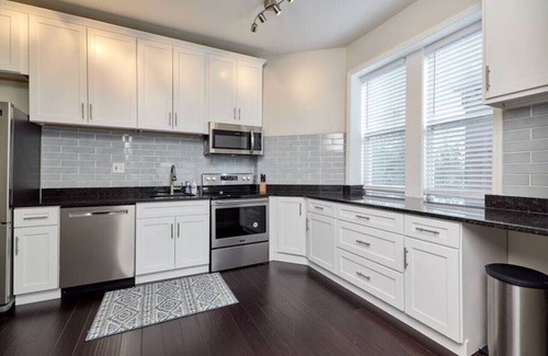 Central West End Apartamento | St. Louis 2BD/2BA, Forest park, BJ hospital, & CWE Fl 2