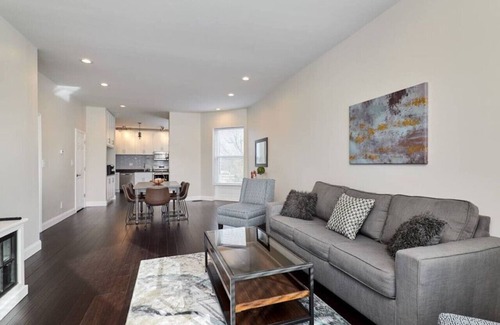 Central West End Apartamento | St. Louis 2BD/2BA, Forest park, BJ hospital, & CWE Fl 2