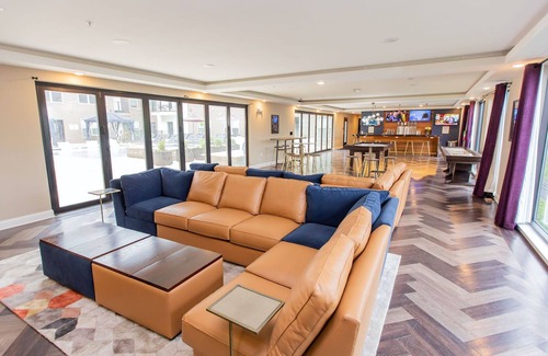 DeBaliviere Place Apartamento | St Louis Designer 2BD 2BA Forest Park Apartment