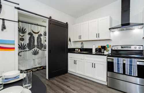 Beverly Green Casa | St Louis Private Vegas Oasis Prime Location, Patio & Games