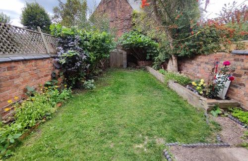 Welford Casa | St Lucia women only lodge Leicester long stays