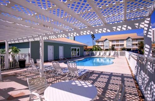 Destin Casa | St. Martin Beachwalk Villas 423