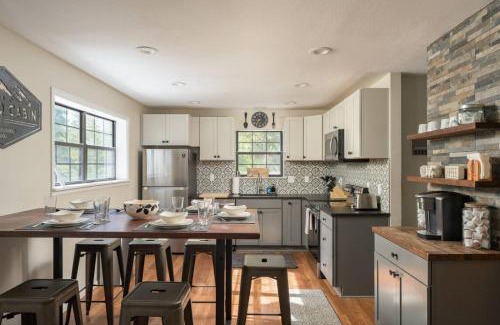 Saint Mary's Casa | St Marys Glacier Retreat A Cozy Lakeside Escape