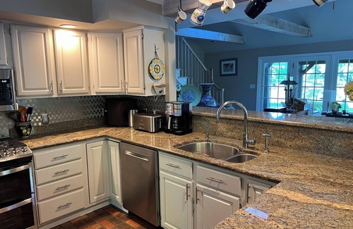 St. Michaels Casa | ST MICHAELS-Private Waterfront, Huge Deck& 19’Swim spa-pool, Kayaks, 2 MBRooms