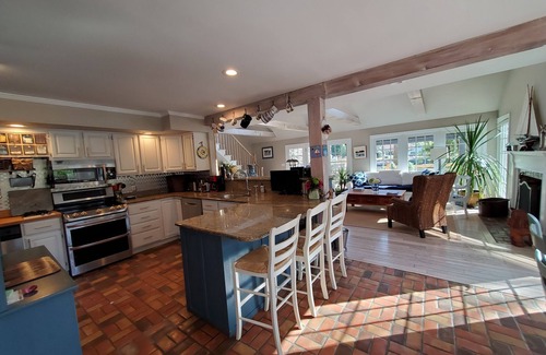 St. Michaels Casa | ST MICHAELS-Private Waterfront, Huge Deck& 19’Swim spa-pool, Kayaks, 2 MBRooms