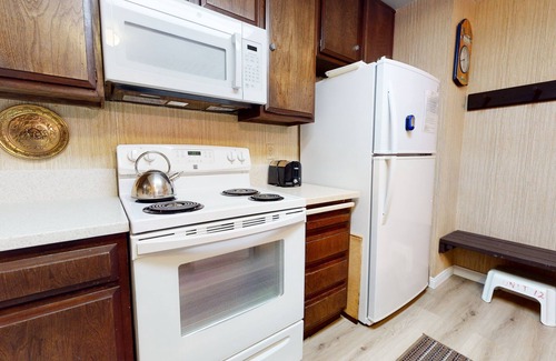 Mammoth Lakes Condominio | St. Moritz 12 Bright and cozy Mountain Cabin, Centrally Located by RedAwning