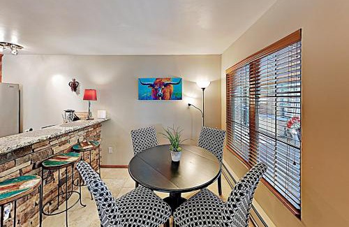 Taos Ski Valley Casa | St Moritz Condos 202