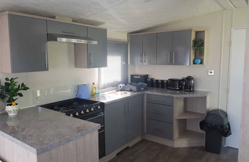 Clacton-on-Sea Cabina | St Osyth New Holiday Home