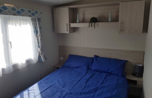 Clacton-on-Sea Cabina | St Osyth New Holiday Home
