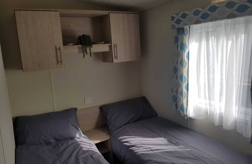 Clacton-on-Sea Cabina | St Osyth New Holiday Home