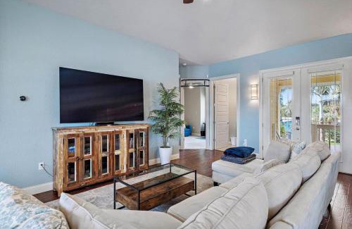 Belle Vista Casa | St. Pete Beach Executive Waterfront Retreat