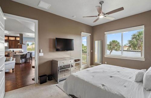 Belle Vista Casa | St. Pete Beach Executive Waterfront Retreat