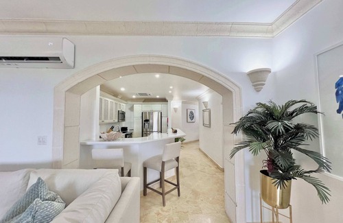 Little Battaleys Apartamento | St Peter's Bay 102 in Speightstown by Personal Villas - Contemporary Convenience