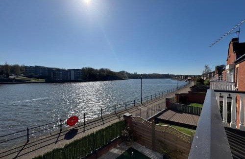 Newcastle-upon-Tyne Apartamento | St Peter's Riverside Apartment Newcastle Quayside Free Parking