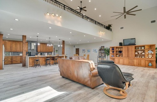 Disston Heights Casa | St Petersburg Getaway - 5 Mi to Tropicana Field!