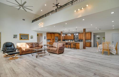 Disston Heights Casa | St Petersburg Getaway - 5 Mi to Tropicana Field!
