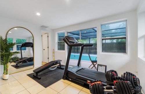 St. Petersburg - Clearwater Casa | St Petersburg Private Villa with Pool Gym Grill Self Check-In