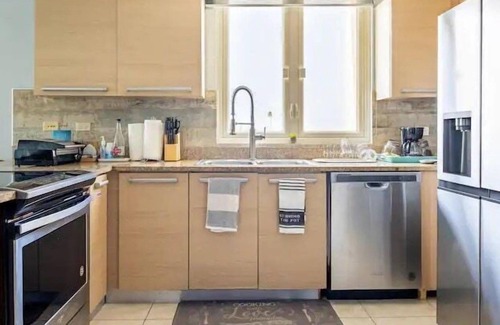 Herreras Condominio | St. Regis 2 King Updated Near Beach/Pool