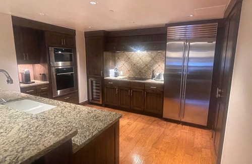 Downtown Apartamento | St. Regis Residence Club Aspen - Huge 2 Bedroom 2.5 Bath Suite