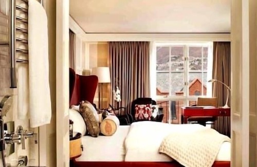 Downtown Complejo | St Regis Resort & Spa, luxury, Hot Tub, Pool, Aspen