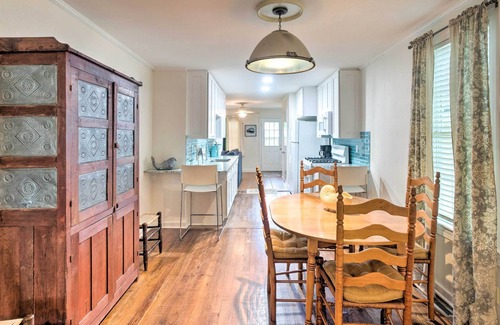 East Beach Cabaña | St. Simons Island Cottage ~ 1 Block Walk to Beach!