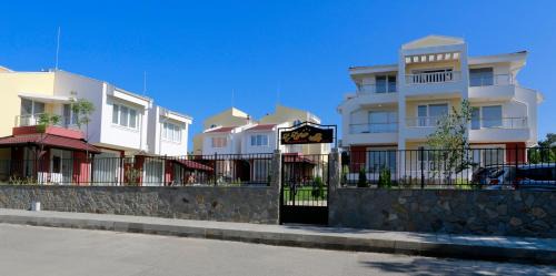 Budjaka Complejo | St. Stefan Villas & Hotel