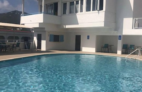 Flag Hill Apartamento | St. Thomas Studio w/ Balcony & Pool