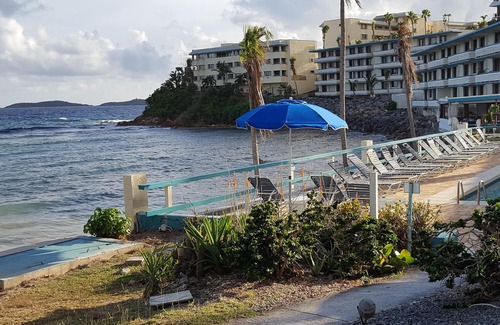 Bolongo Bay Apartamento | St. Thomas, USVI, estudio frente al mar en Bolongo Bay, Watergate Villas East