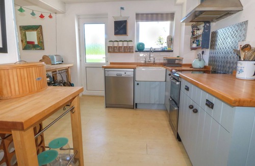 Abersoch Casa | ST TUDWALS VIEW, pet friendly, country holiday cottage in Abersoch
