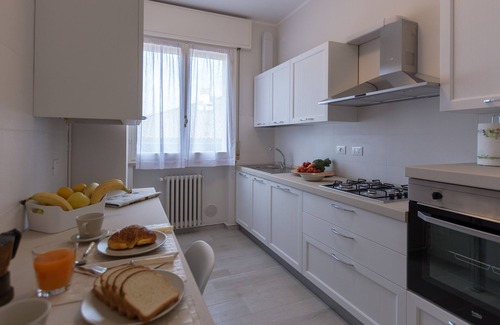 Ravenna Apartamento | Elegante apartamento con maravillosa vista sobre la Iglesia de San Vital