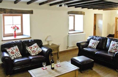 Rhyd-y-foel Casa | Stabal-y-Gwedd
