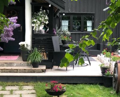 Eidsvoll Otro | Stabbur Steinbekken, back to basic primitive overnight, no shower, shared toilet
