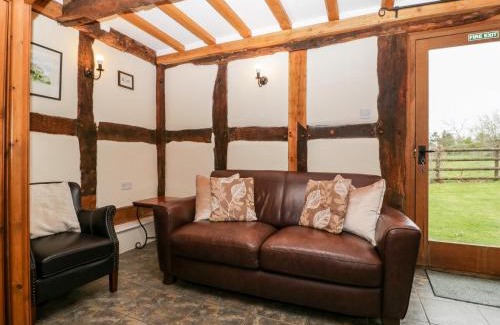 Pembridge Casa | Stable End