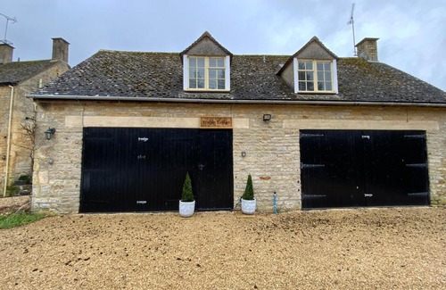 Bledington Casa | Stable Lodge at Bledington Mill