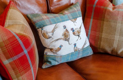Woolfardisworthy Casa | Stable-Uk12108